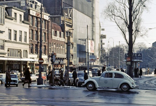 Retrofoto: Rond 1970, Politiewagen op het Leidseplein