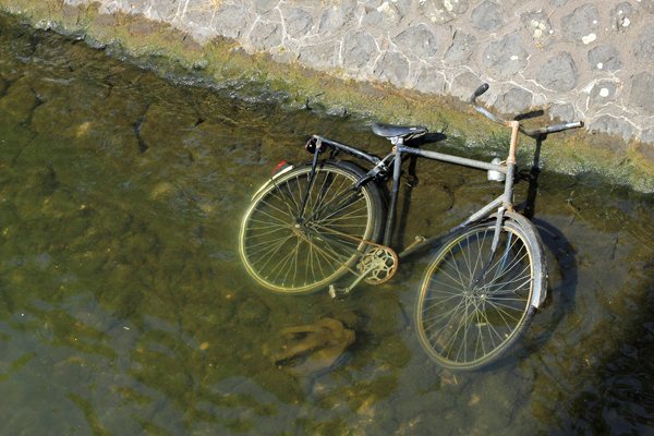 Bezoekersfoto: Verdronken fiets