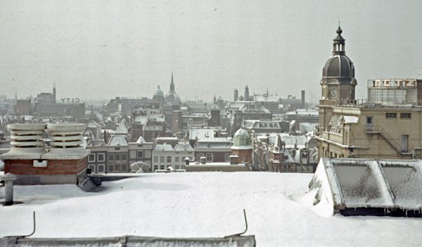 Retrofoto: circa 1971, uitzicht daken Leidsestraat