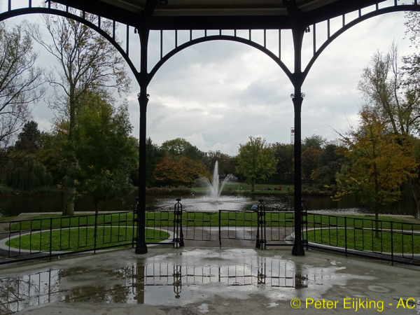 Oosterpark fontein en muziektent